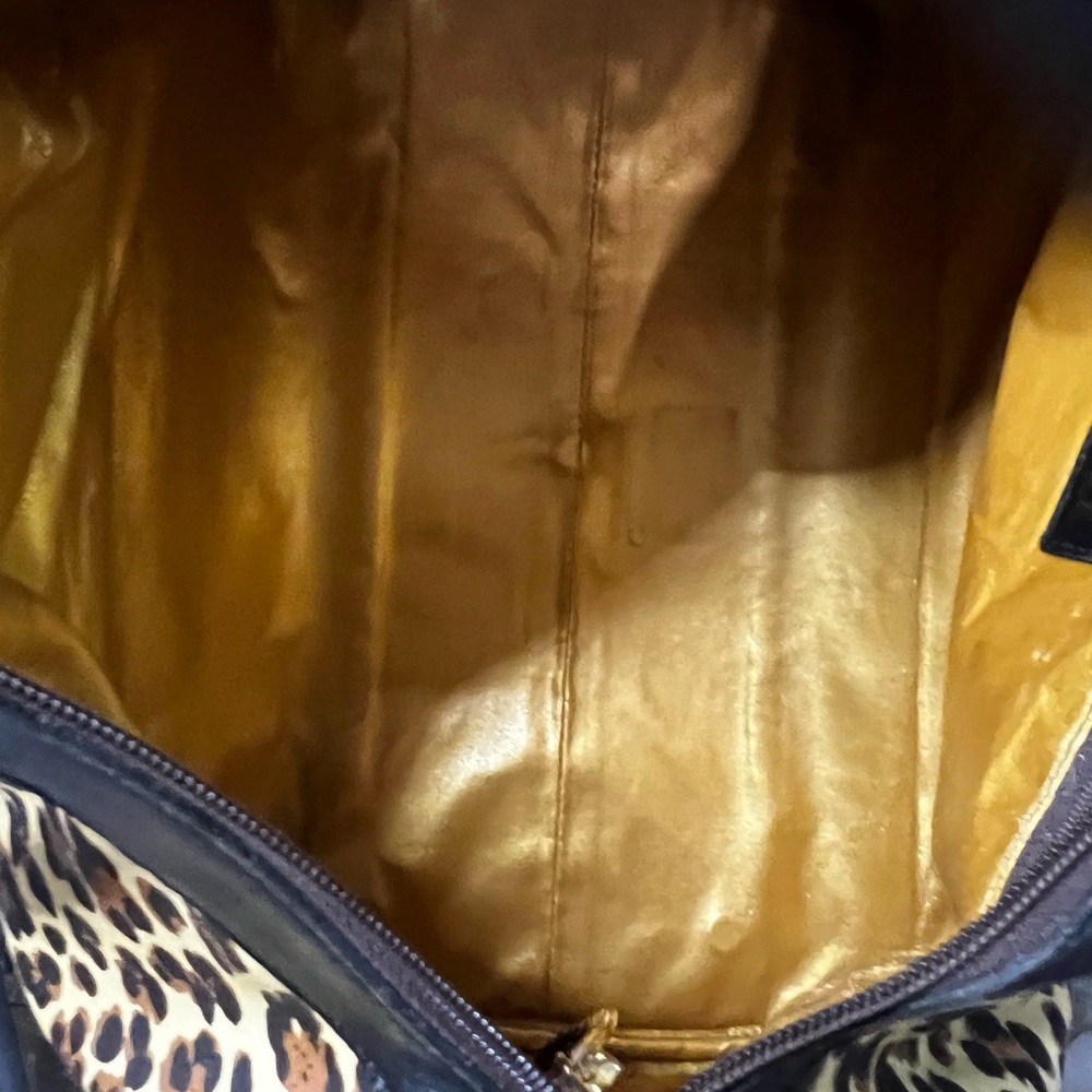 Gianni Versace Leopard Print Handbag with Black Accents - Picture 12 of 15